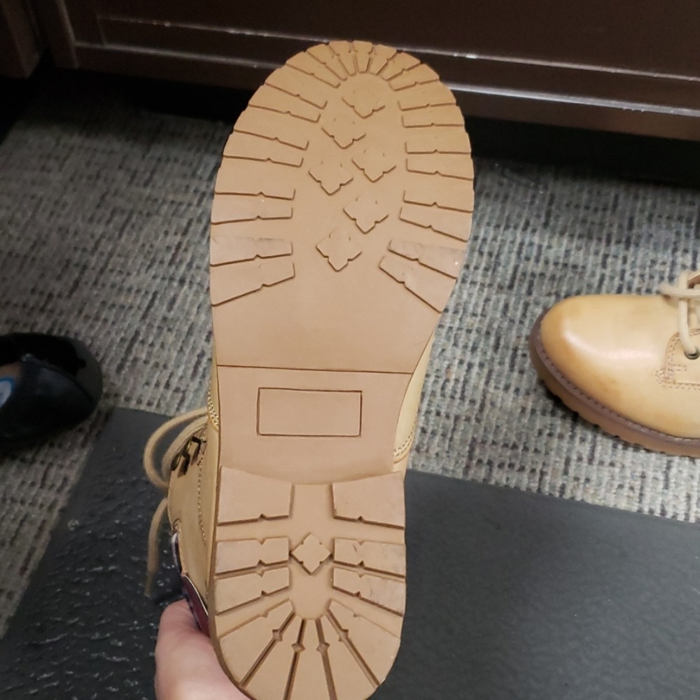Boots - Picture 3 of 4